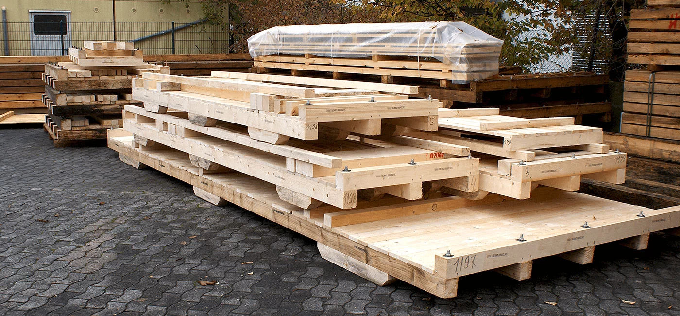 Examples of wooden pallets of different sizes