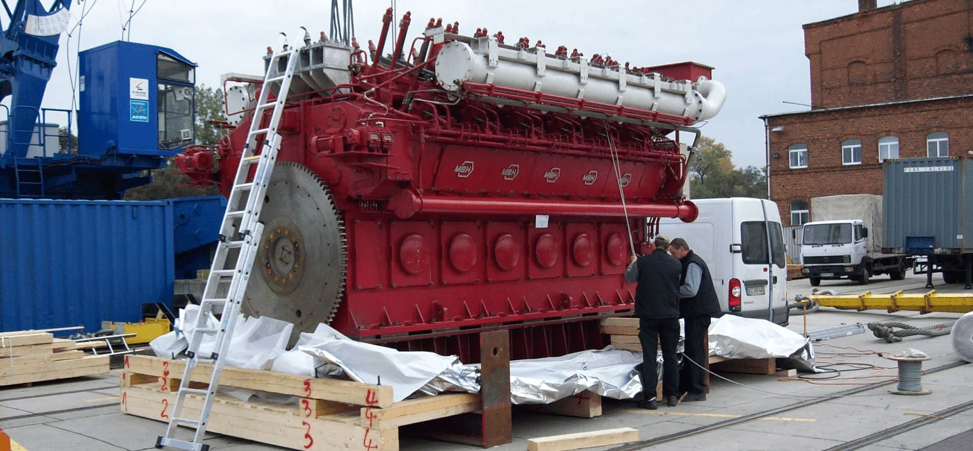 Packaging of a very large engine