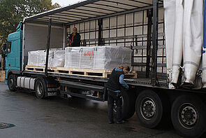 Lateral view of an optimal pallet loading on a truck